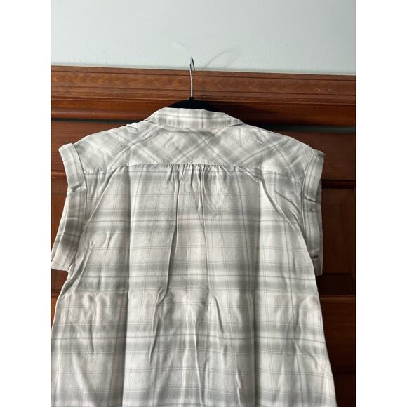 NWOT UNTUCKit Women's Villefranche Plaid Button Up Shirt Cap Sleeve Gray Size 4 - Picture 8 of 10
